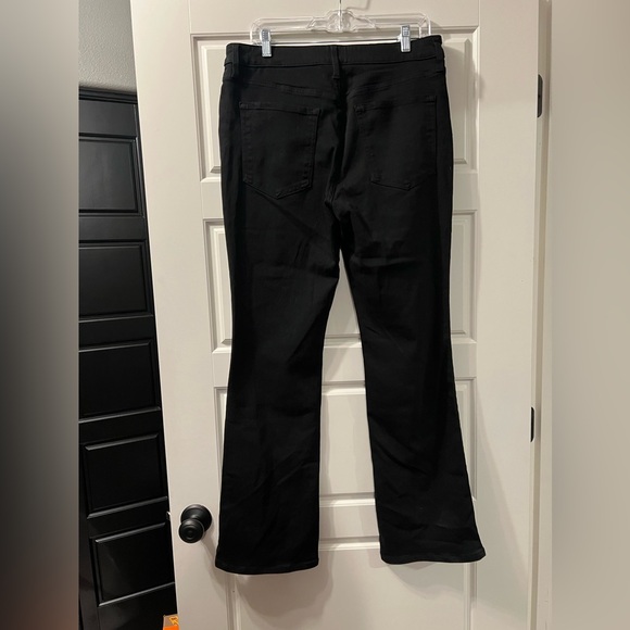NWOT No Boundaries Jeans - Picture 4 of 4